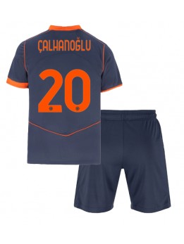 Billige Inter Milan Hakan Calhanoglu #20 Tredjedraktsett Barn 2025-26 Kortermet (+ Korte bukser)